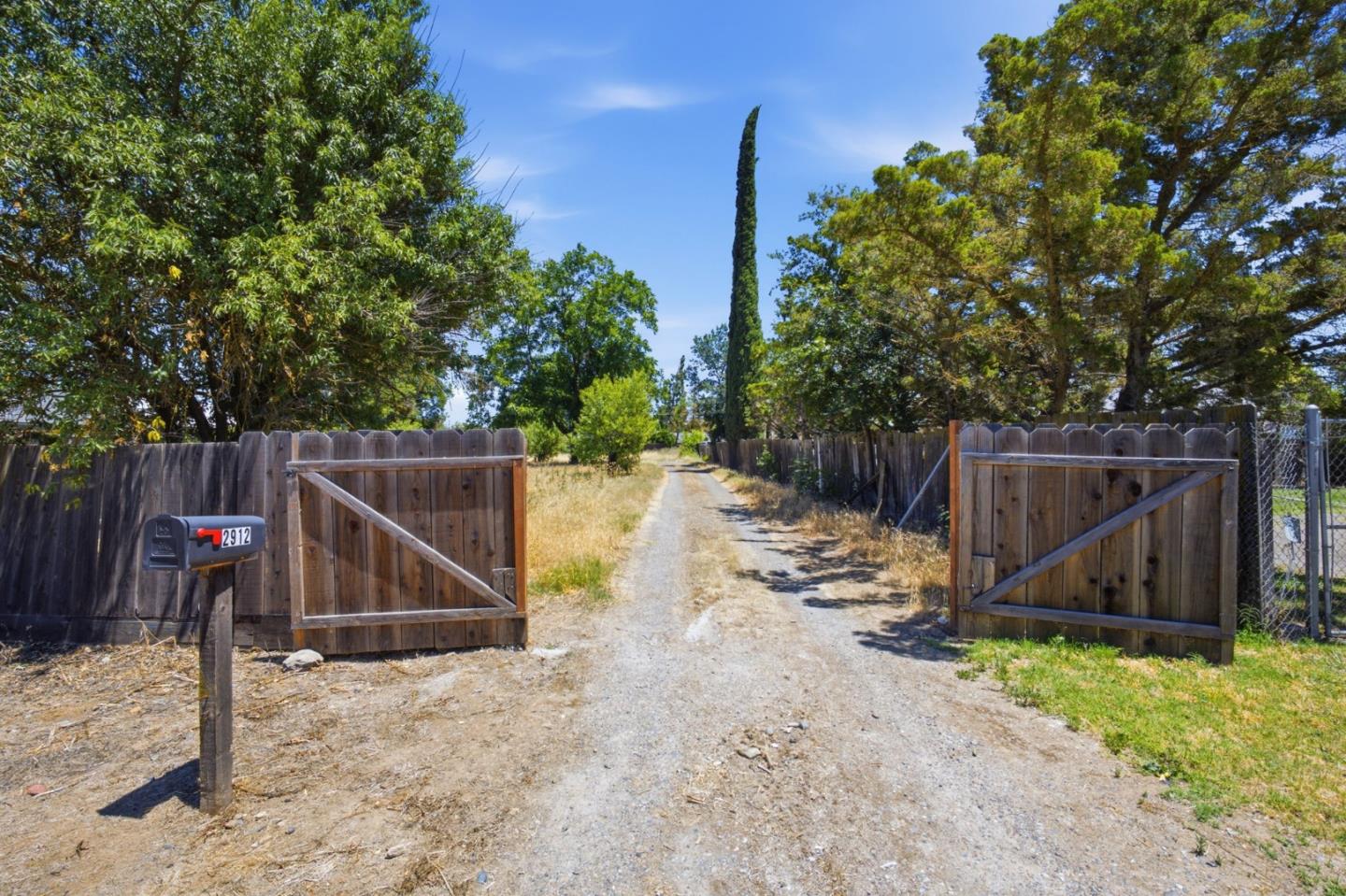 874 Hansen Avenue Merced, CA 95340 - Photo 7 of 28