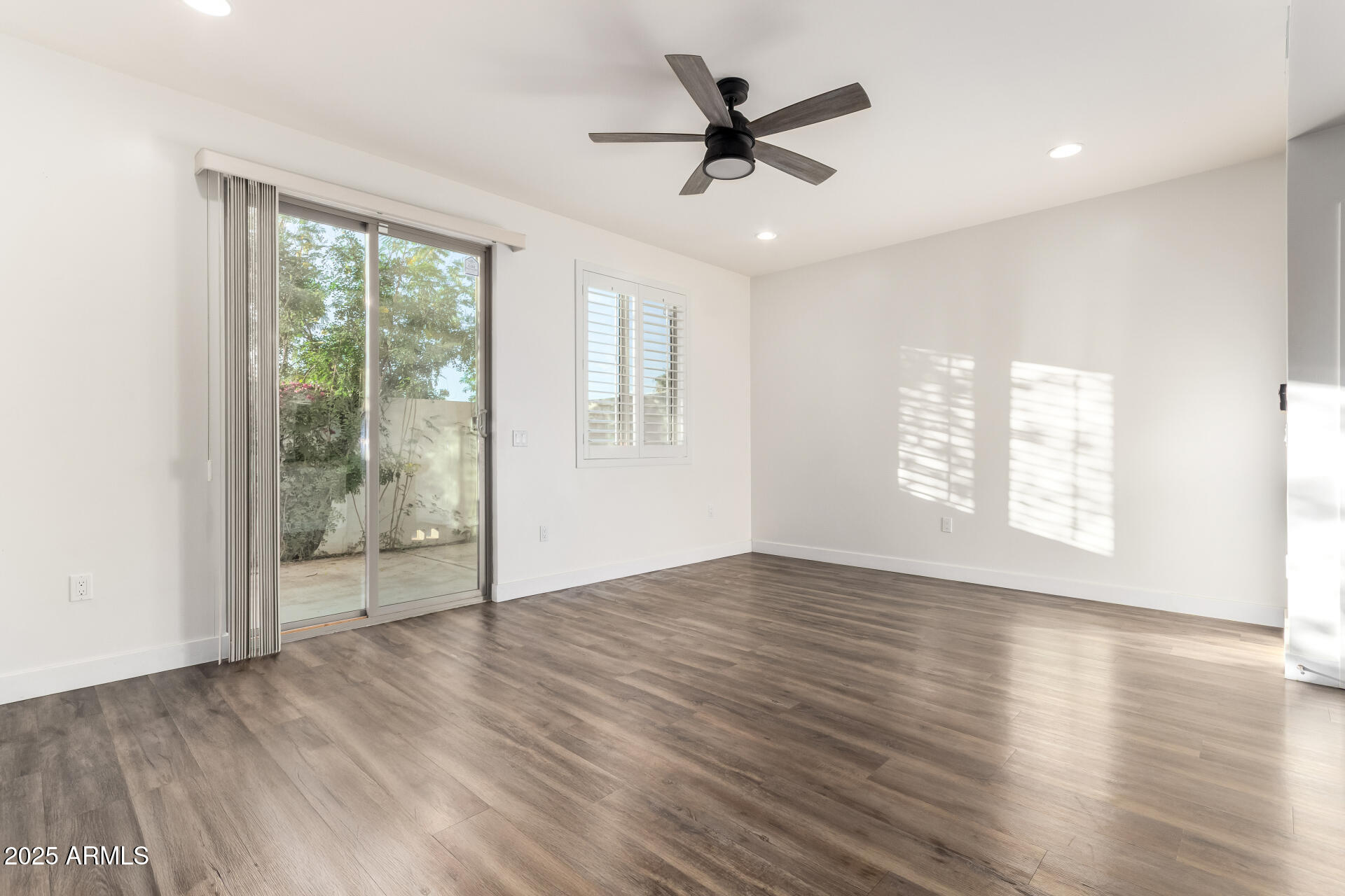 1270 East Curry Road Tempe, AZ 85288 - Photo 3 of 23 12 Curry