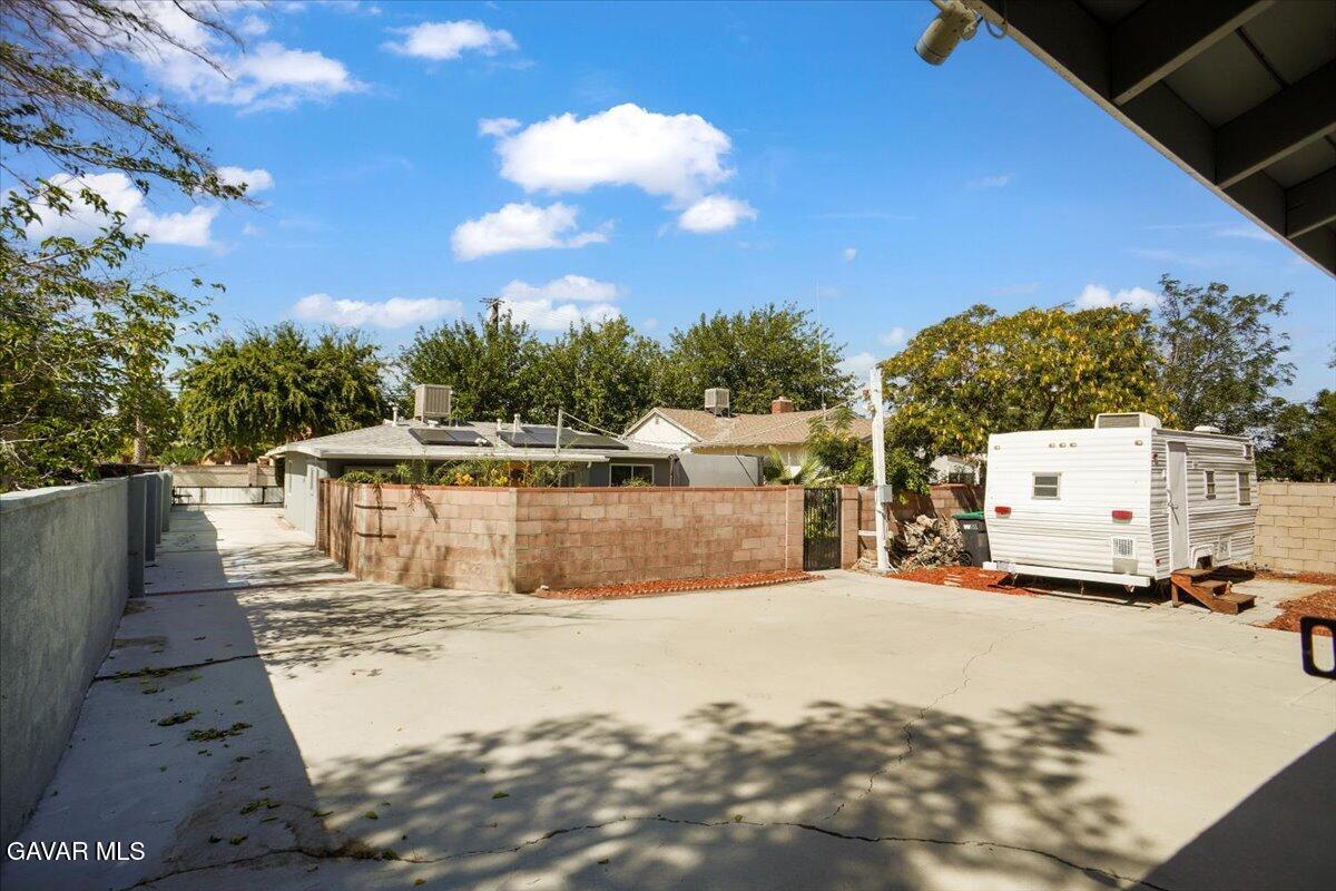 42652 55th Street West Lancaster, CA 93536 - Photo 25 of 28 a view of a terrace