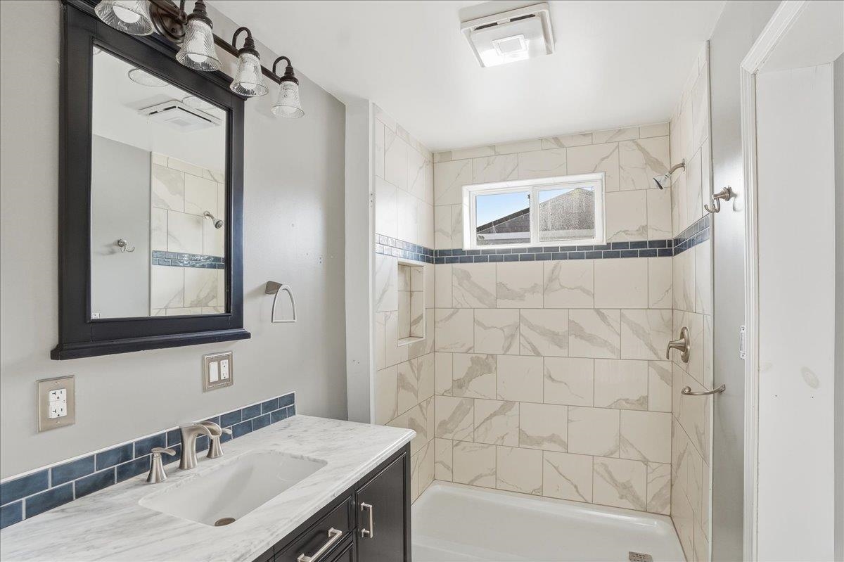 61 Russell Circle Milton, VT 05468 - Photo 18 of 40