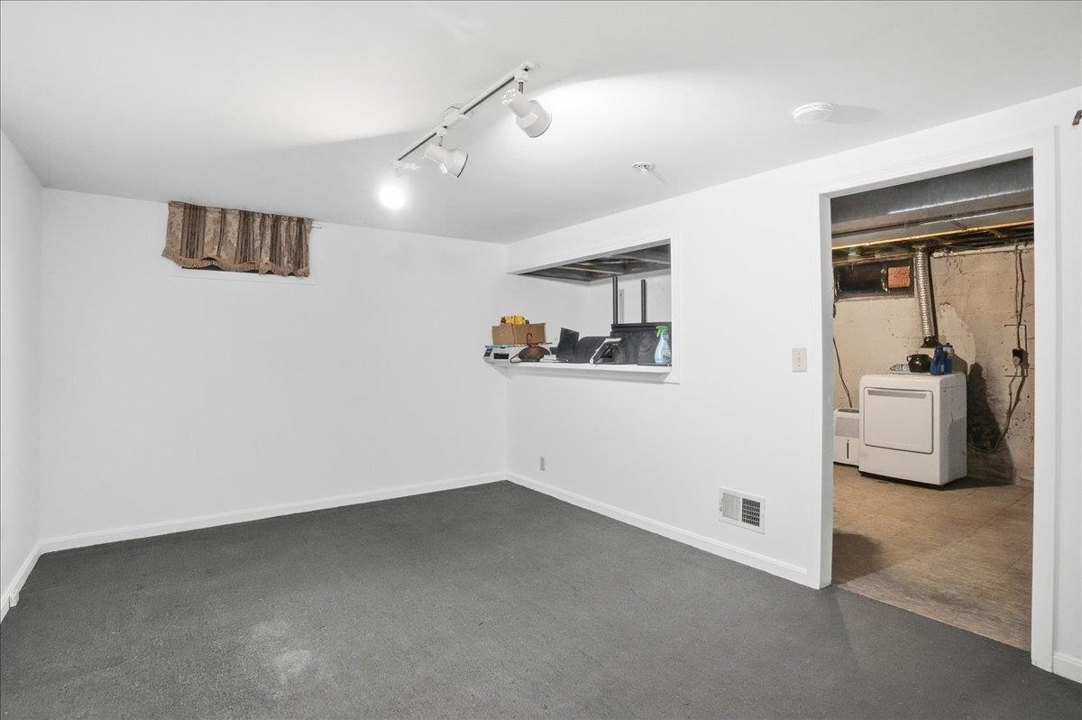 61 Russell Circle Milton, VT 05468 - Photo 21 of 40