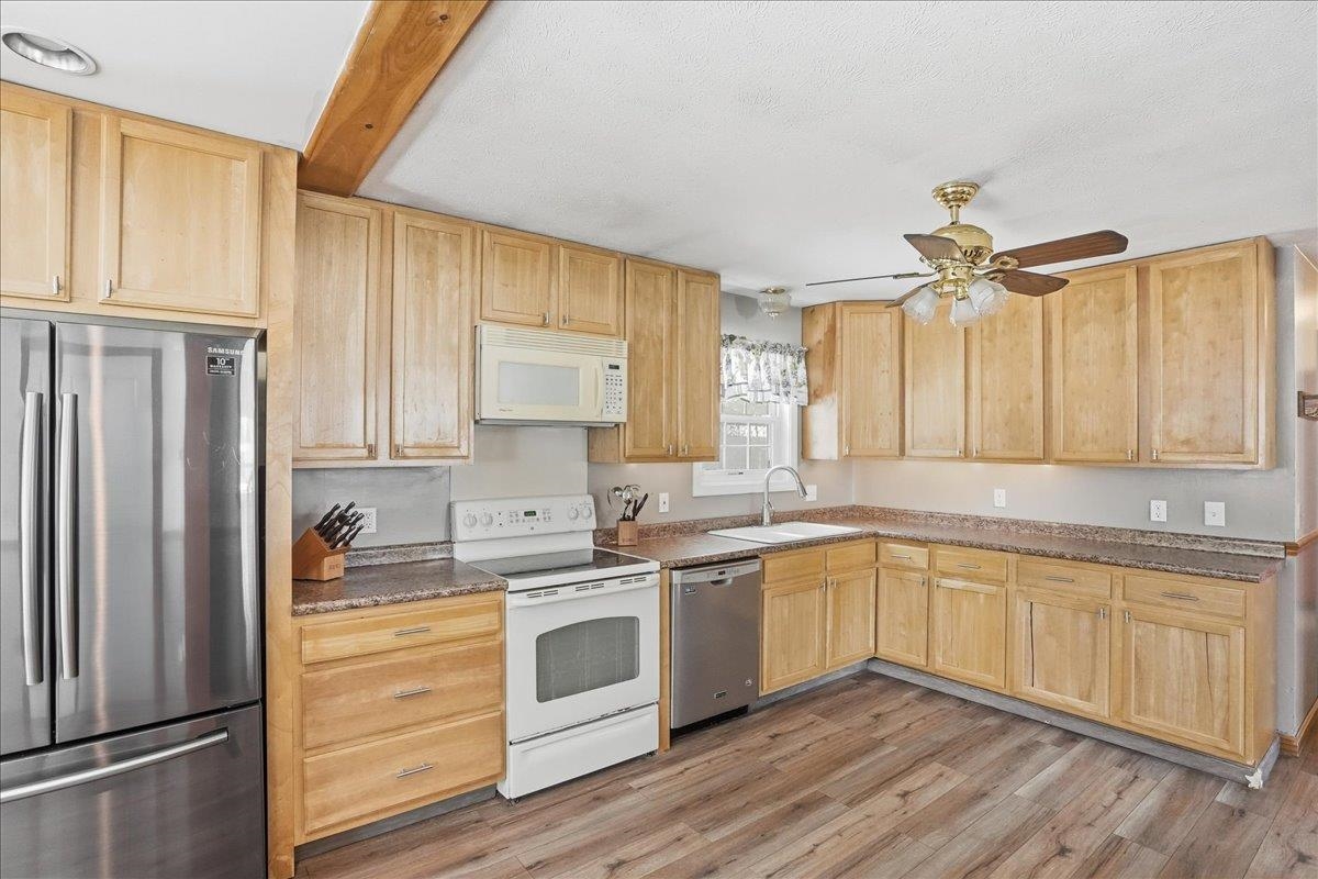 61 Russell Circle Milton, VT 05468 - Photo 7 of 40