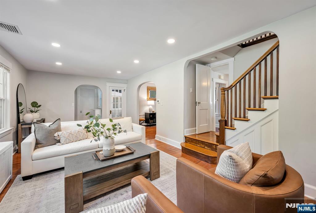 552 Hillcrest Road Ridgewood, NJ 07450 - Photo 5 of 26