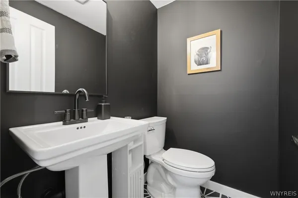 $299,900 | 24 In The Woods Lane, West Seneca, NY 14224