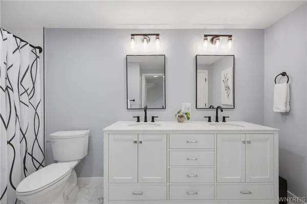 $299,900 | 24 In The Woods Lane, West Seneca, NY 14224