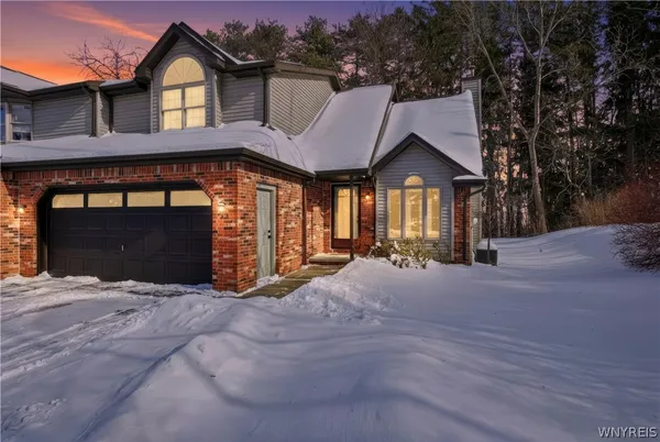 $299,900 | 24 In The Woods Lane, West Seneca, NY 14224