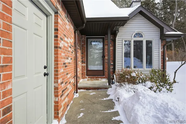 $299,900 | 24 In The Woods Lane, West Seneca, NY 14224