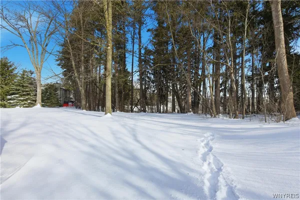 $299,900 | 24 In The Woods Lane, West Seneca, NY 14224