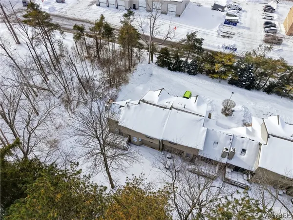 $299,900 | 24 In The Woods Lane, West Seneca, NY 14224