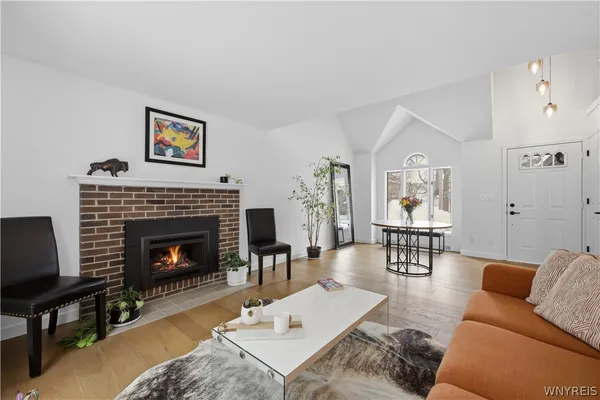 $299,900 | 24 In The Woods Lane, West Seneca, NY 14224