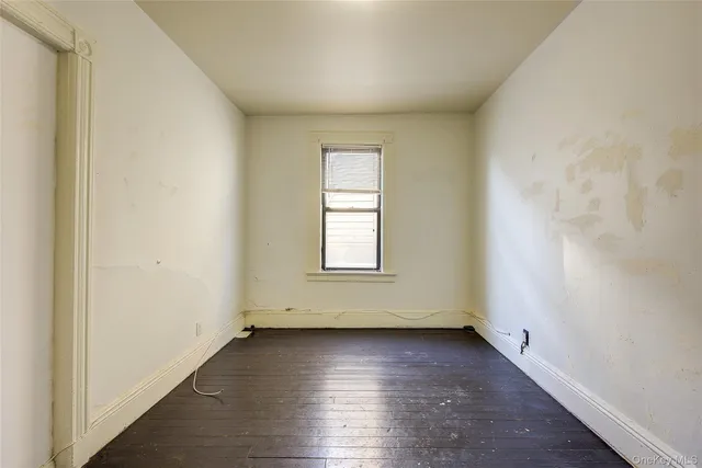 $1,549,000 | 25-35 Crescent Street | Astoria