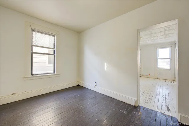 $1,549,000 | 25-35 Crescent Street | Astoria