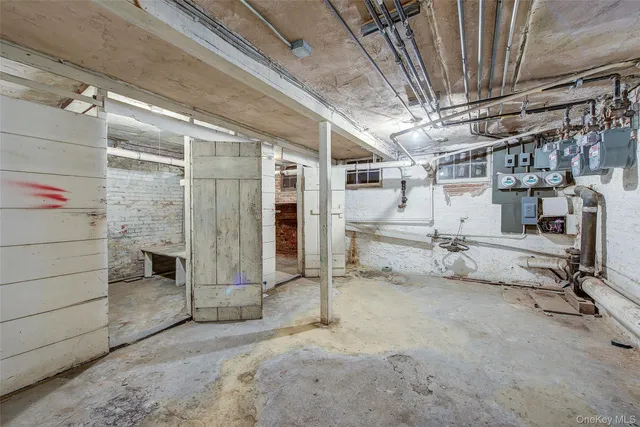 $1,549,000 | 25-35 Crescent Street | Astoria