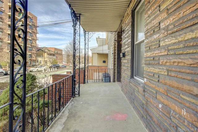 $1,549,000 | 25-35 Crescent Street | Astoria