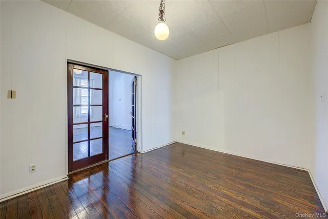 $1,549,000 | 25-35 Crescent Street | Astoria