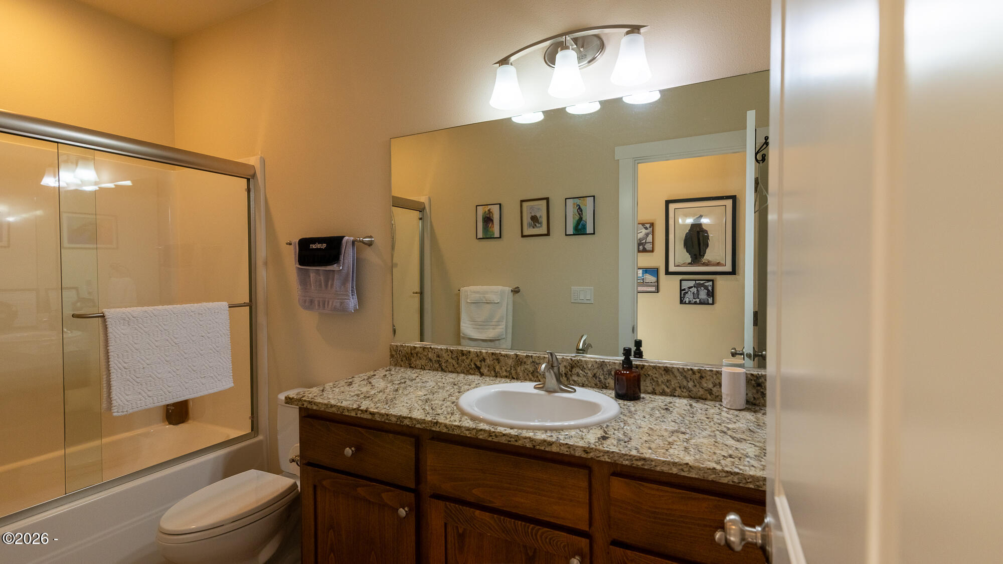 4161 Southeast Inlet Avenue Lincoln City, OR 97367 - Photo 10 of 38 Guest Bathroom
