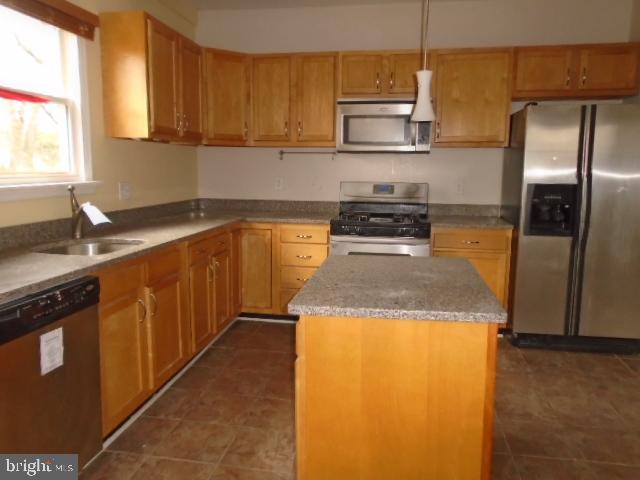 607 St Dunstans Road Baltimore, MD 21212 - Photo 11 of 27