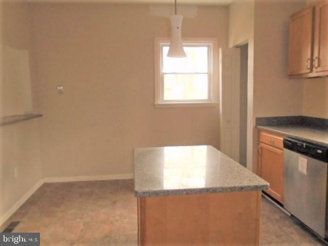 607 St Dunstans Road Baltimore, MD 21212 - Photo 12 of 27