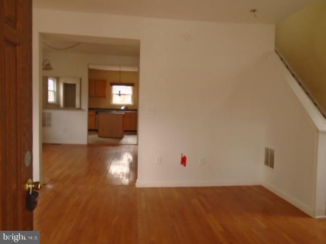 607 St Dunstans Road Baltimore, MD 21212 - Photo 5 of 27