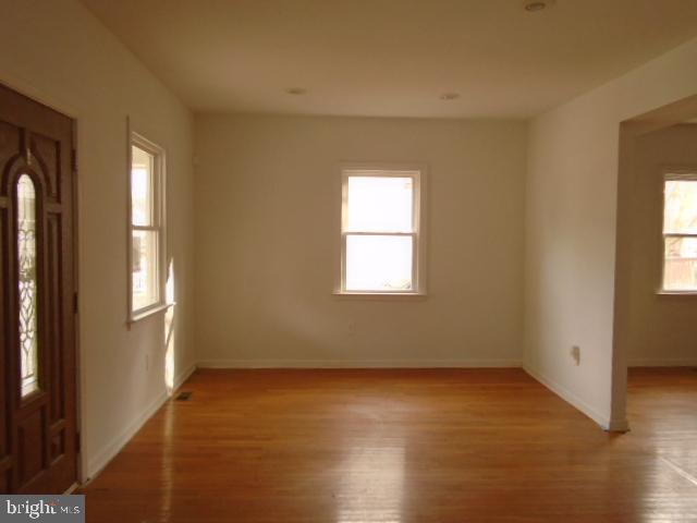 607 St Dunstans Road Baltimore, MD 21212 - Photo 7 of 27