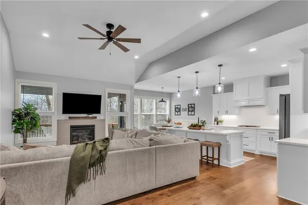 $295,000 | 628 Northwest 110th Street, Kansas City, MO 64155