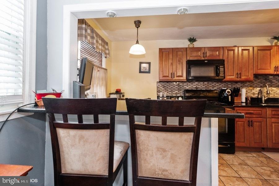6307 Foxhill Road Philadelphia, PA 19120 - Photo 4 of 15 Gallery Image 4