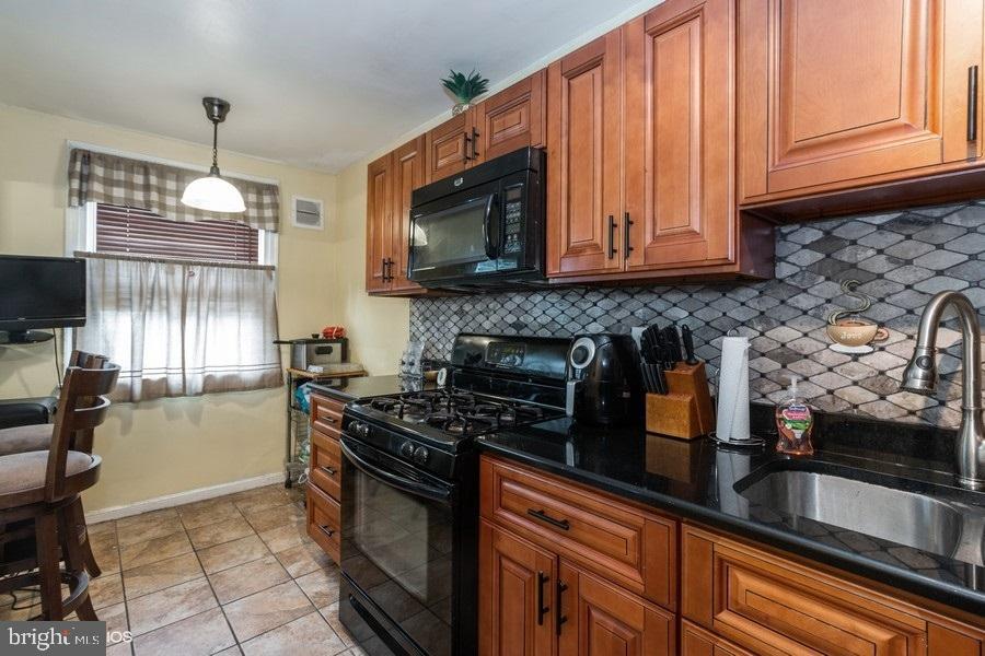 6307 Foxhill Road Philadelphia, PA 19120 - Photo 5 of 15 Gallery Image 5