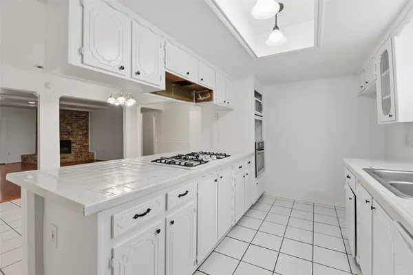 $1,800 | 2115 Oaks Drive, Pasadena, TX 77502