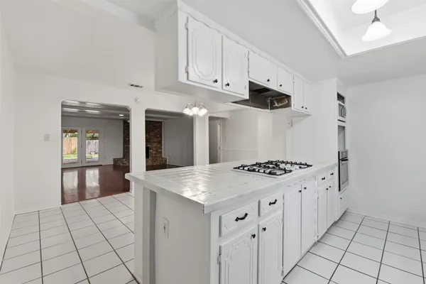 $1,800 | 2115 Oaks Drive, Pasadena, TX 77502