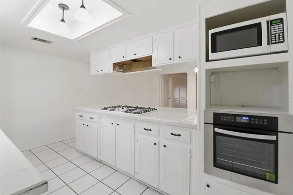 $1,800 | 2115 Oaks Drive, Pasadena, TX 77502