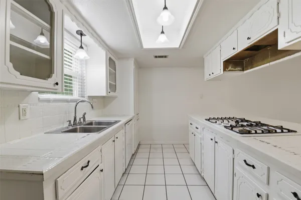 $1,800 | 2115 Oaks Drive, Pasadena, TX 77502