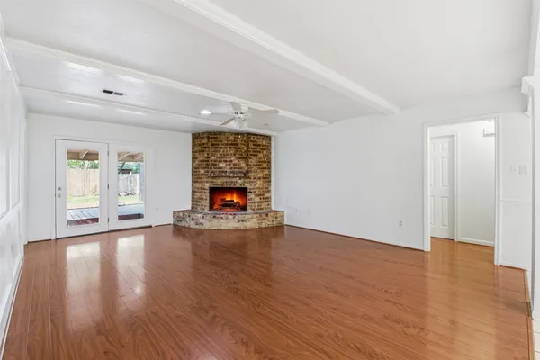 $1,800 | 2115 Oaks Drive, Pasadena, TX 77502