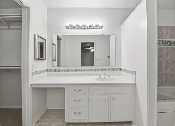 $1,800 | 2115 Oaks Drive, Pasadena, TX 77502