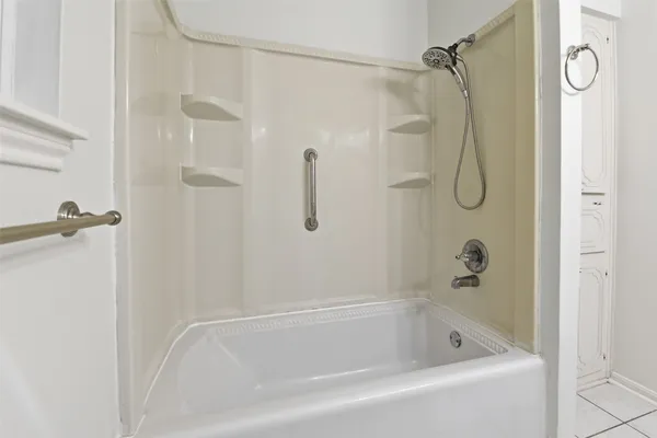 $1,800 | 2115 Oaks Drive, Pasadena, TX 77502