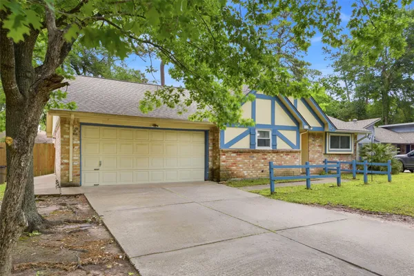 $1,800 | 2115 Oaks Drive, Pasadena, TX 77502