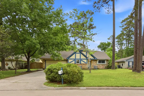 $1,800 | 2115 Oaks Drive, Pasadena, TX 77502