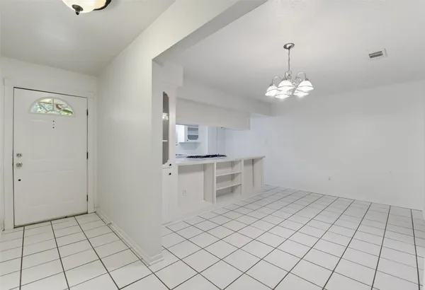 $1,800 | 2115 Oaks Drive, Pasadena, TX 77502
