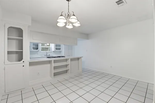 $1,800 | 2115 Oaks Drive, Pasadena, TX 77502