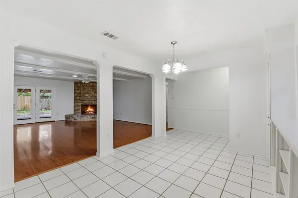 $1,800 | 2115 Oaks Drive, Pasadena, TX 77502