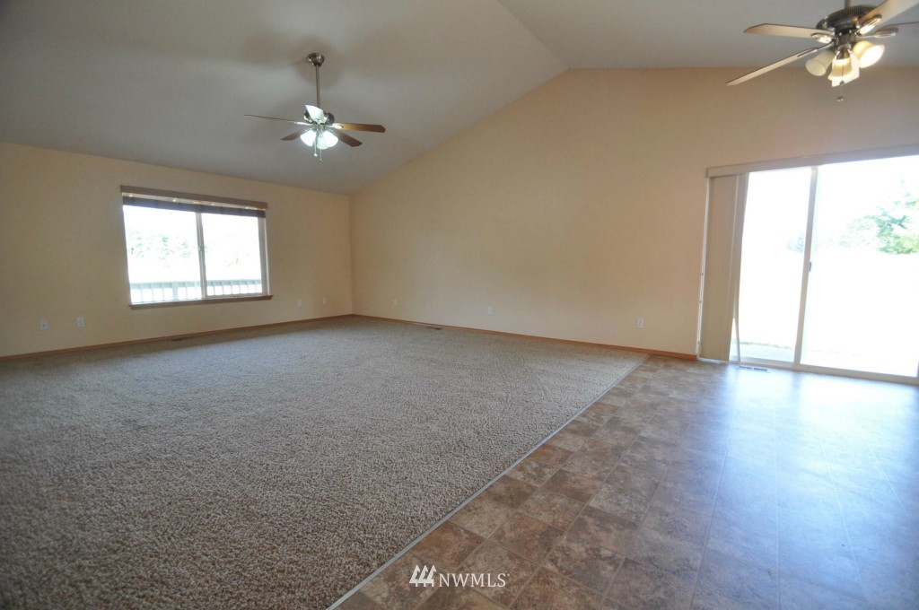 17906 Michelles Lane Southwest Rochester, WA 98579 - Photo 5 of 22