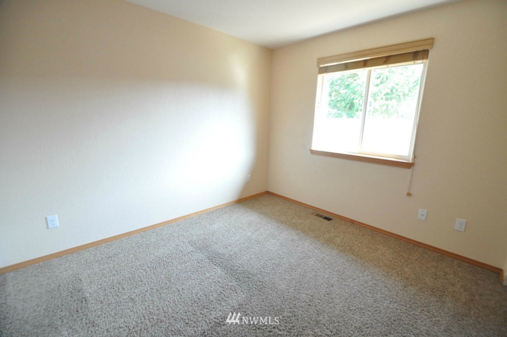 17906 Michelles Lane Southwest Rochester, WA 98579 - Photo 8 of 22