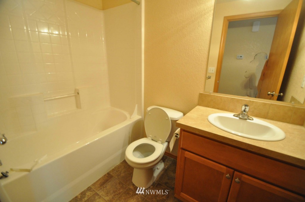 17906 Michelles Lane Southwest Rochester, WA 98579 - Photo 10 of 22