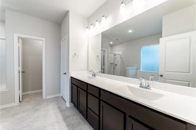 $540,000 | 8723 Moonstone Lk Drive, Iowa Colony, TX 77583