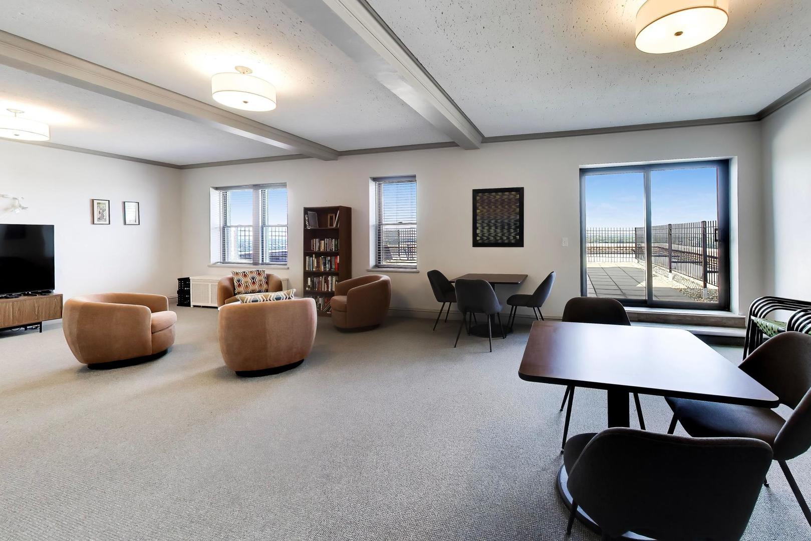 5510 North Sheridan Road, Unit 2A Chicago, IL 60640 - Photo 26 of 34 Gallery Image 26