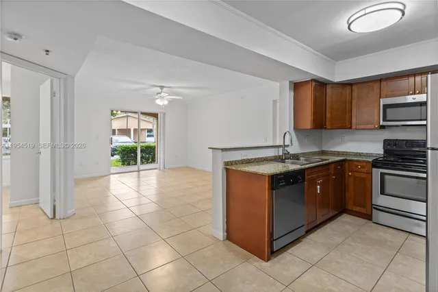 $2,050 | 5520 Northwest 61st Street, Unit 202, Coconut Creek, FL 33073