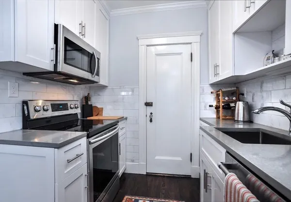 $2,985 | 4 Washington Avenue, Unit 1, Cambridge, MA 02140