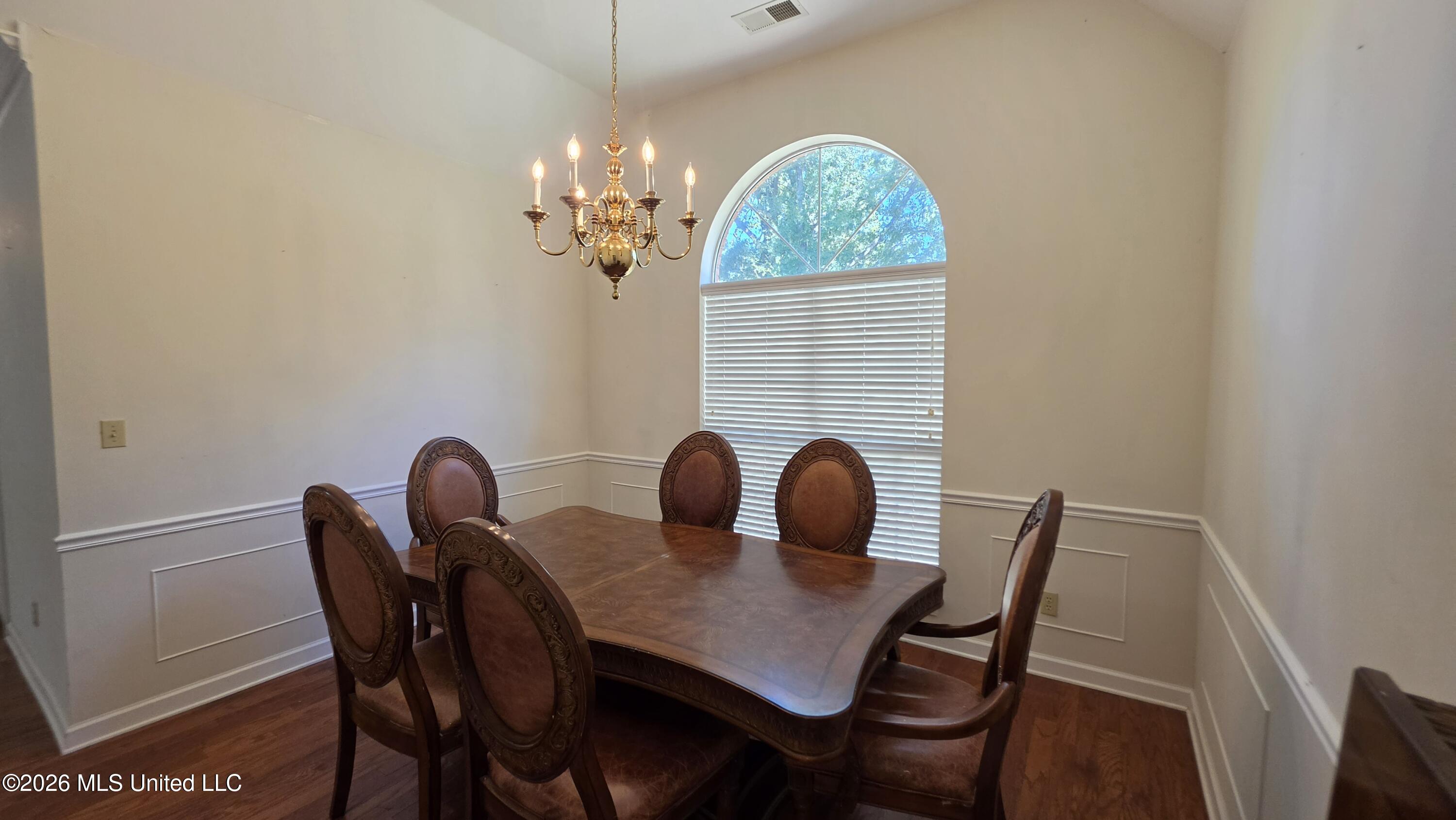 124 Gwen Road Senatobia, MS 38668 - Photo 9 of 47 20260923_143347