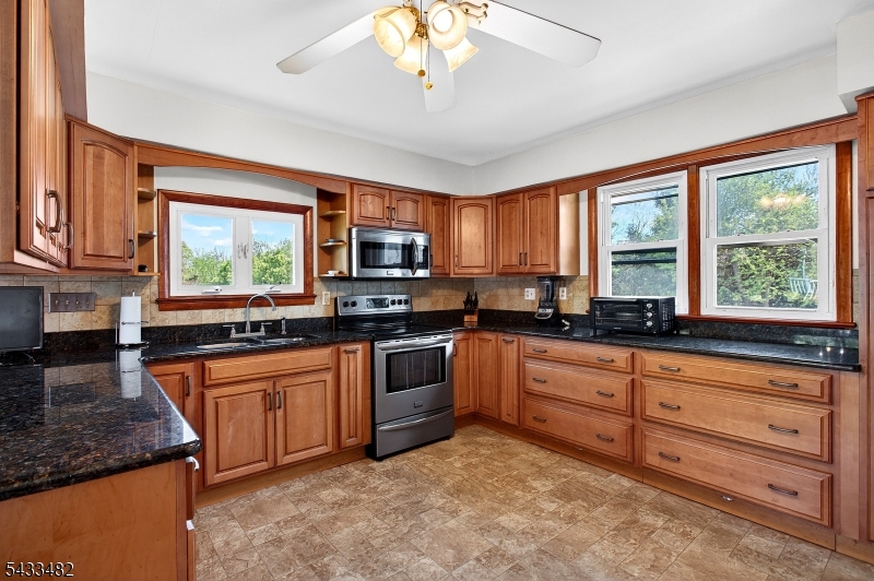 127 Hillcrest Road Flemington, NJ 08822 - Photo 13 of 38