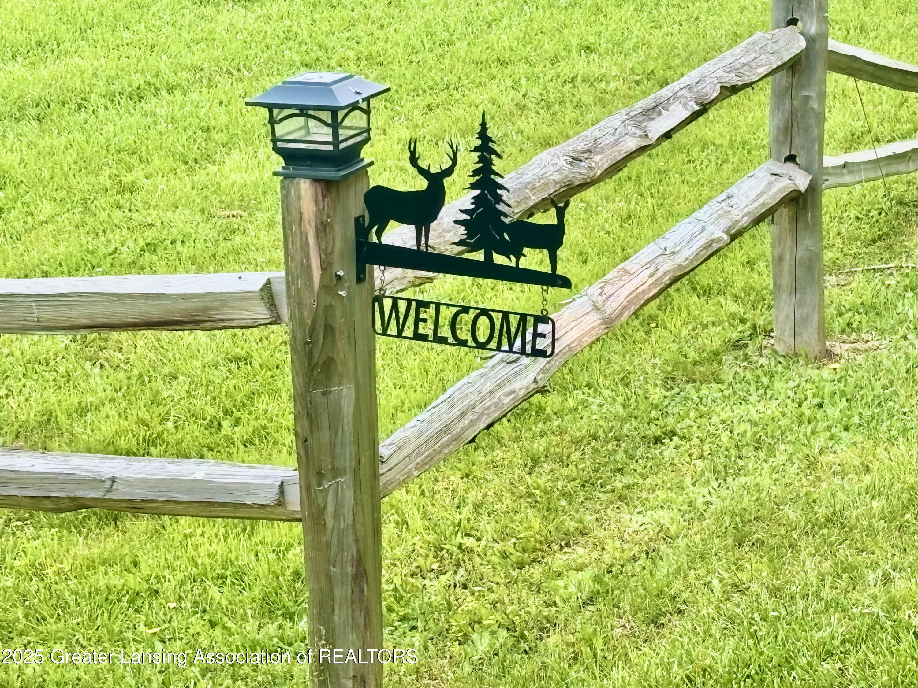 8464 West Howe Road Eagle, MI 48822 - Photo 2 of 70 IMG_5254