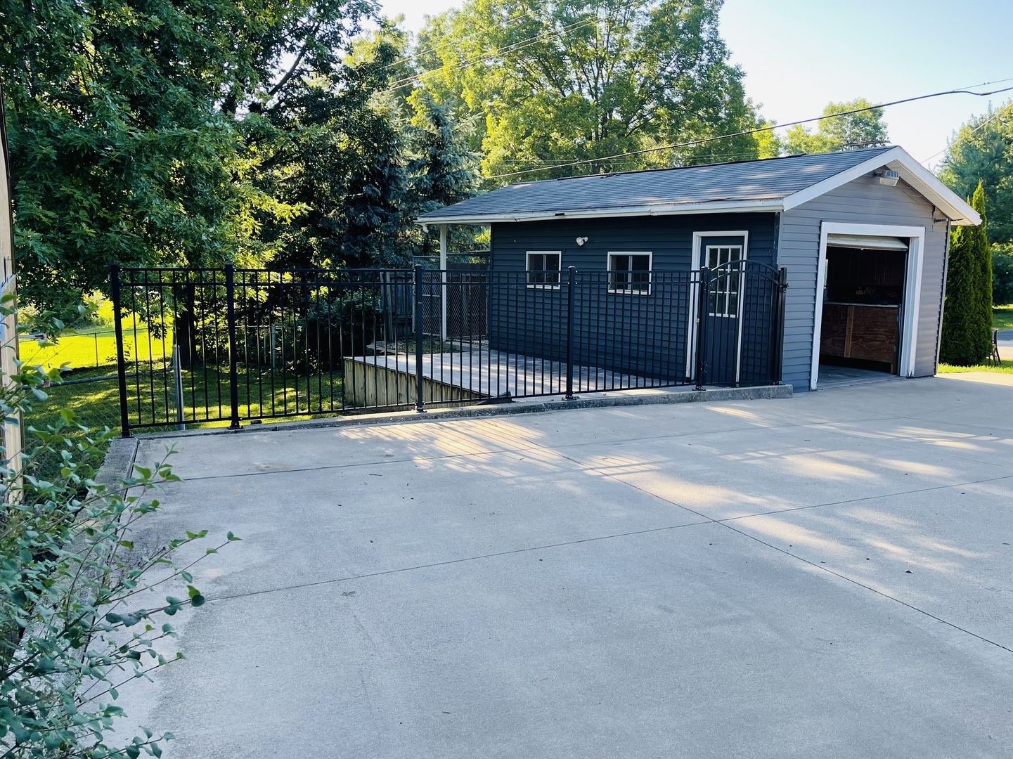 23663 Hazel Road Sterling, IL 61081 - Photo 3 of 22